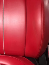 Carica l&#39;immagine nel visualizzatore di Gallery, Kit Ritocco Colore Alfa Romeo Interni Pelle Beige chiaro 445 - Ritocco Spallina scolorato Rinfresco abrasione